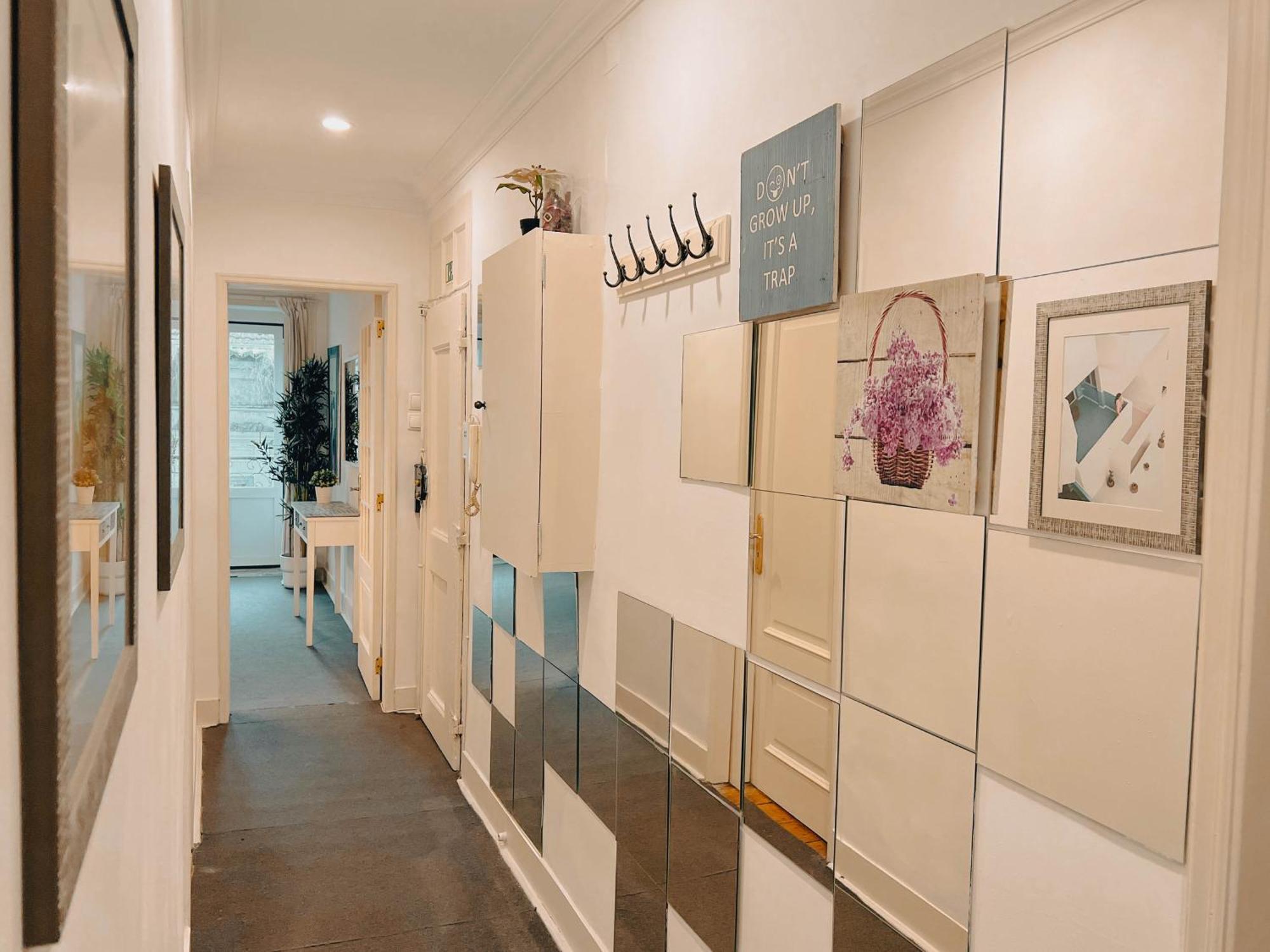 Appartamento Bairro alto charming flat in great location! Lisbona Esterno foto